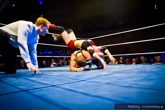 GBG Wrestling: Steinbolt vs Jenny SjÃ¶din. Foto: Christer Hedberg | christerhedberg.se