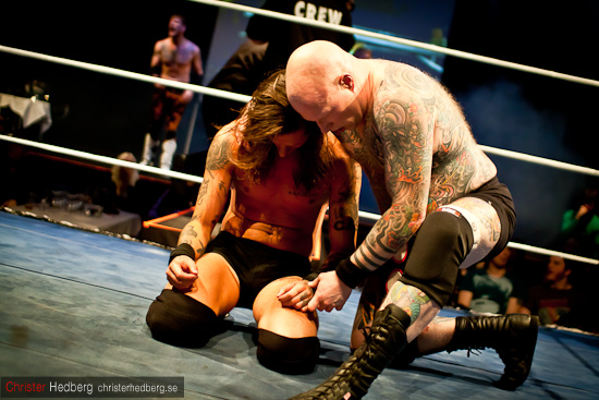 GBG Wrestling: Bad Buddha & JJ Styles vs Doppelgangsters. Foto: Christer Hedberg | christerhedberg.se