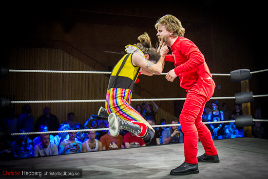 GBG Wrestling: Huckleberry Sinn vs Clownen Eddie Vega. Foto: Christer Hedberg | christerhedberg.se