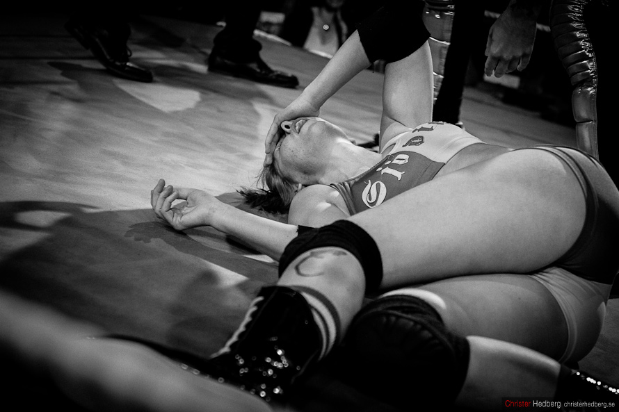 GBG Wrestling: Jenny SjÃ¶din vs. Doppelgangster. Photo: Christer Hedberg | christerhedberg.se