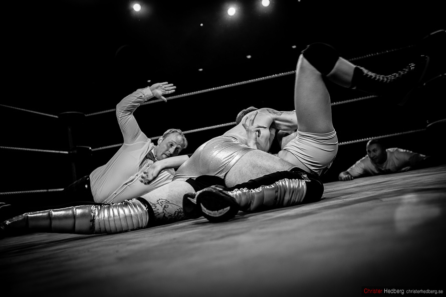 GBG Wrestling: Jenny SjÃ¶din vs. Doppelgangster. Photo: Christer Hedberg | christerhedberg.se